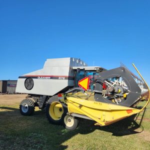 1998 Gleaner R72 Combine